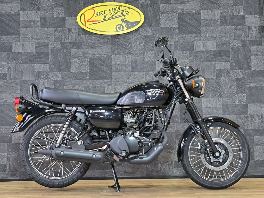 W175